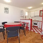 Damir 864 Pula